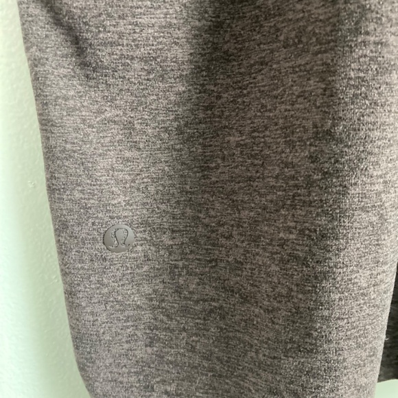 Lululemon men’s T-shirt - Picture 3 of 6